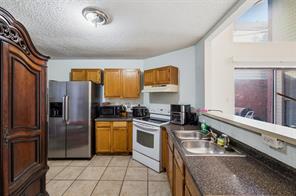 10464 Woodleaf Drive - Photo 7