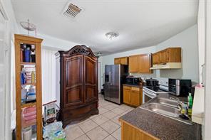 10464 Woodleaf Drive - Photo 8