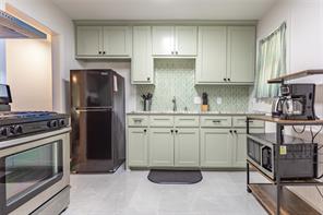 3801 James Avenue - Photo 14