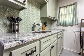 3801 James Avenue - Photo 19