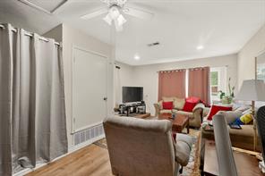 12207 Queen Drive - Photo 7