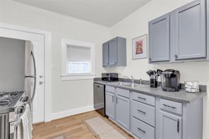 4121 Junius Street - Photo 1