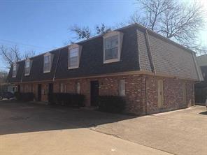 915 N Elm Street - Photo 1