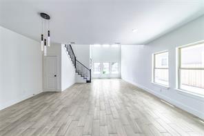 1426 Evans Avenue - Photo 3