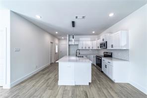 1426 Evans Avenue - Photo 6