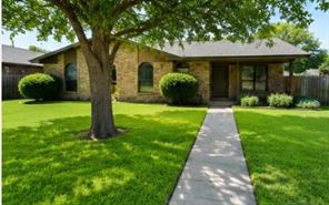 2117 Wellington Drive - Photo 2