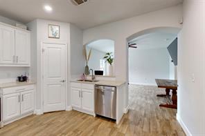 2763 Prosperity Avenue - Photo 18