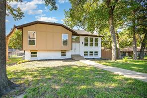 707 W Red Bird Lane - Photo 1