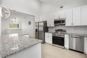 707 W Red Bird Lane - Photo 10
