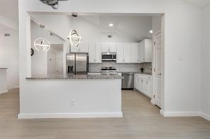 707 W Red Bird Lane - Photo 12