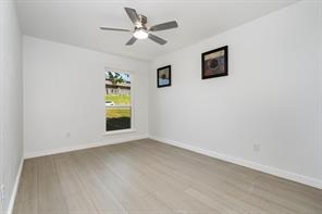 707 W Red Bird Lane - Photo 15