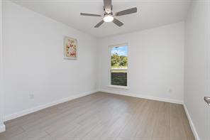 707 W Red Bird Lane - Photo 18