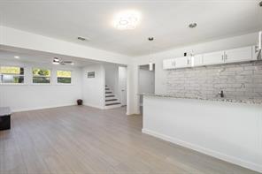 707 W Red Bird Lane - Photo 20