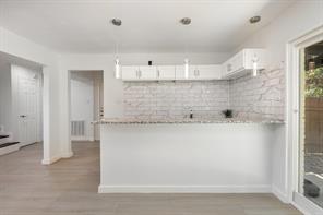 707 W Red Bird Lane - Photo 21