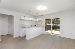 707 W Red Bird Lane - Photo 23