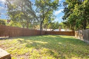 707 W Red Bird Lane - Photo 28