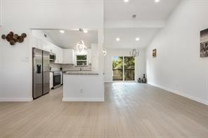 707 W Red Bird Lane - Photo 8