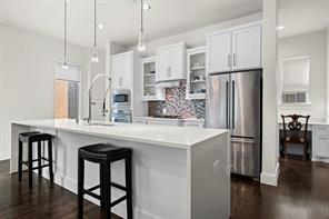 3102 Pavonia Drive - Photo 3