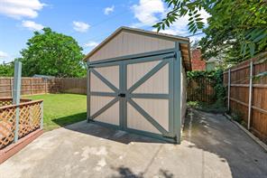 1801 Tyler Avenue - Photo 23