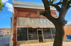 108 E Commerce - Photo 1