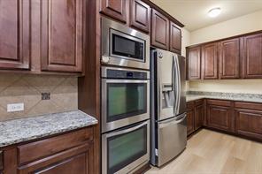 302 Phillips Court - Photo 12