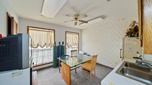 223 Graham Street - Photo 14