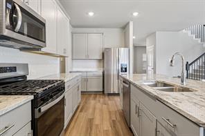 1740 Gardendale Hollow Lane - Photo 4