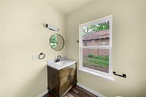 2013 West 10th Street - Photo 17