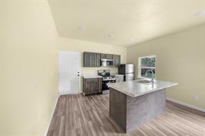 2013 West 10th Street - Photo 4