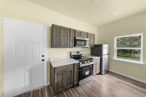 2013 West 10th Street - Photo 5