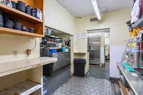 128 N Pecan Street - Photo 32