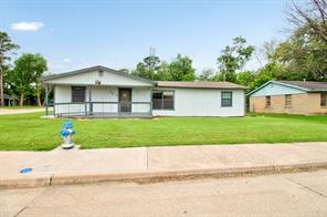 105 E Park Street - Photo 2