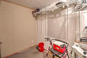 105 E Park Street - Photo 23