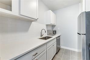 5211 Worth Street - Photo 10