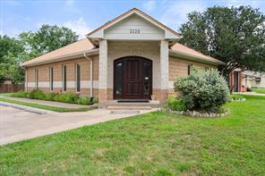 2220 W 2nd Avenue - Photo 1
