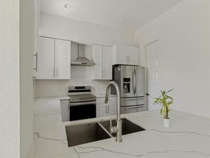 9495 Timberleaf Drive - Photo 2