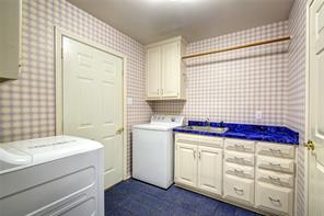 900 River Oaks Drive - Photo 19