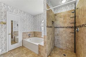 1004 Creekside Drive - Photo 13