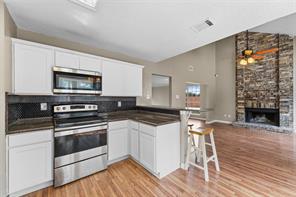 1004 Creekside Drive - Photo 7