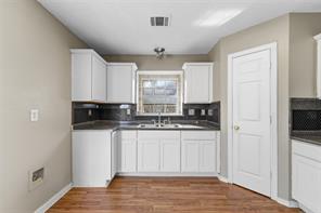 1004 Creekside Drive - Photo 8