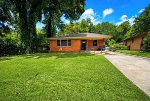 3023 Carpenter Avenue - Photo 2