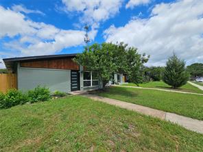 1725 R Avenue - Photo 1