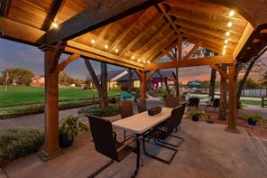 2104 W Holiday - Photo 1