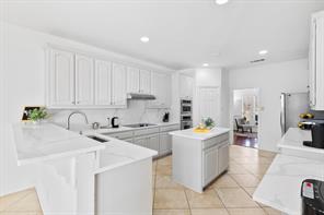 10123 W Clover Lane - Photo 9