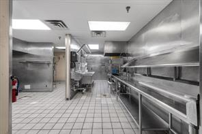 5812 N I-35 - Photo 7