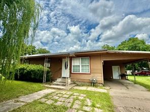 805 W 3rd Street - Photo 1