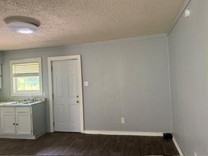 805 W 3rd Street - Photo 12