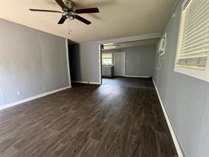 805 W 3rd Street - Photo 2