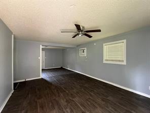 805 W 3rd Street - Photo 4