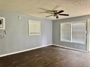 805 W 3rd Street - Photo 5
